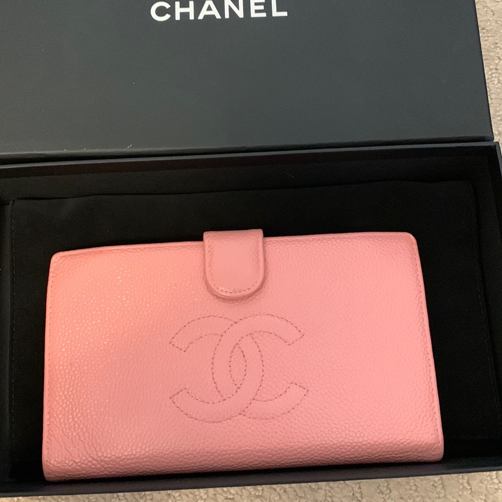 Pink Chanel Wallet comes with Chanel dust bag and box!